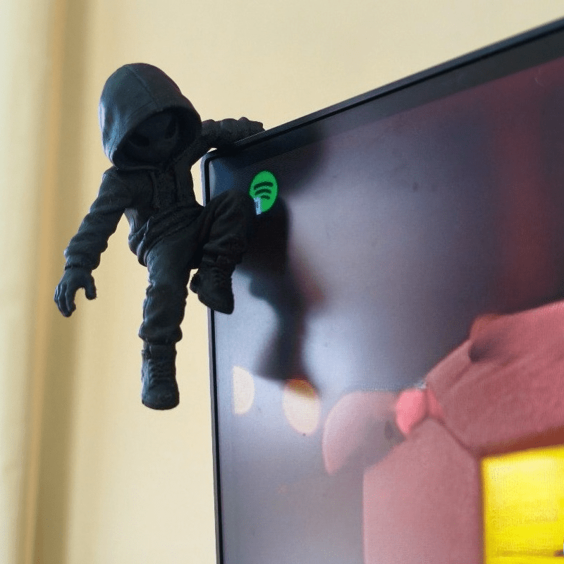 Mini Estatua Alien con Capucha - Retro Gaming Desk reseña y precio