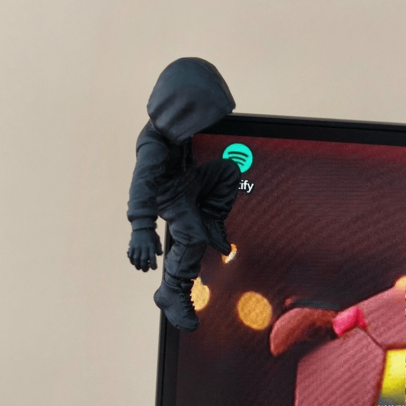 Mini Estatua Alien con Capucha - Retro Gaming Desk reseña y precio